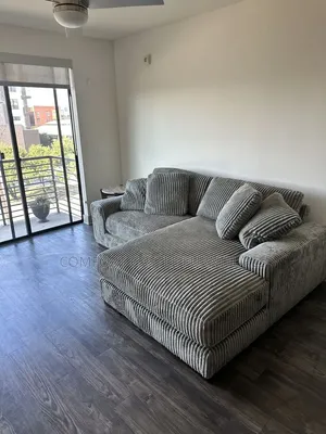 L Seats, 6 Seater