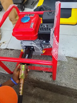 Honda Petrol-Powered Concrete Vibrator