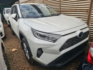 Toyota RAV4 Hybrid 2019 White