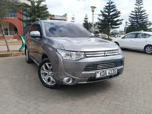 Mitsubishi Outlander 2014 Silver