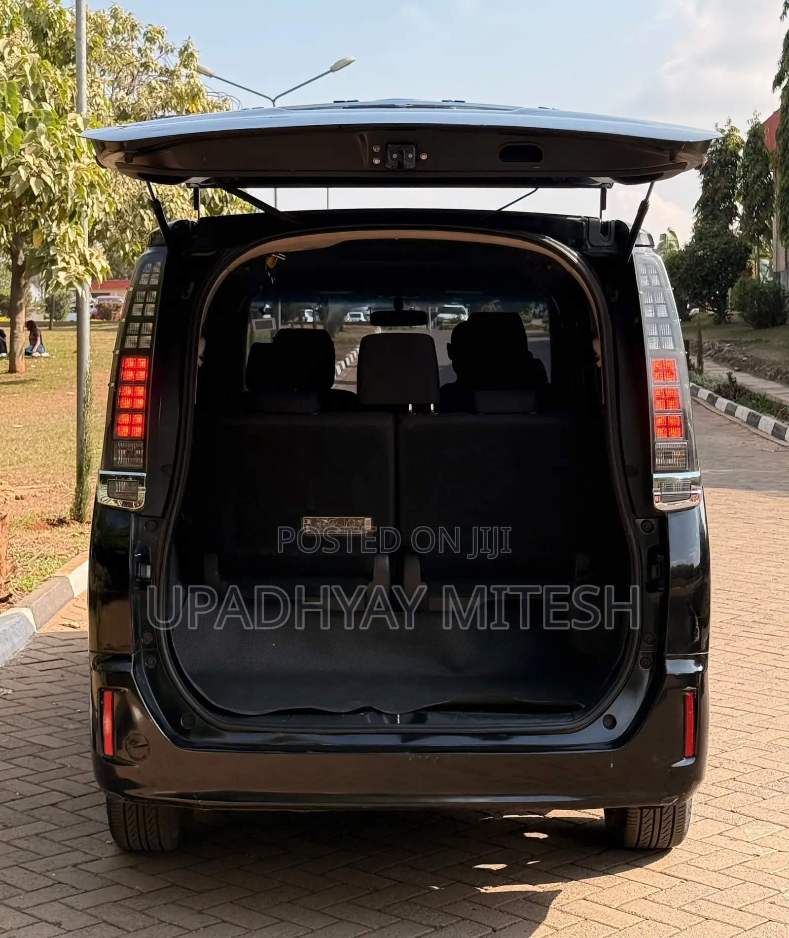 Toyota Voxy 2016 Black