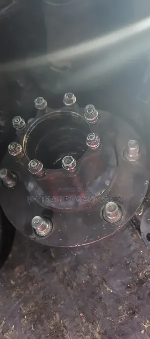 Isuzu NQR 4.3 Rear Hub