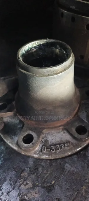Isuzu NQR Front Hub 4.3