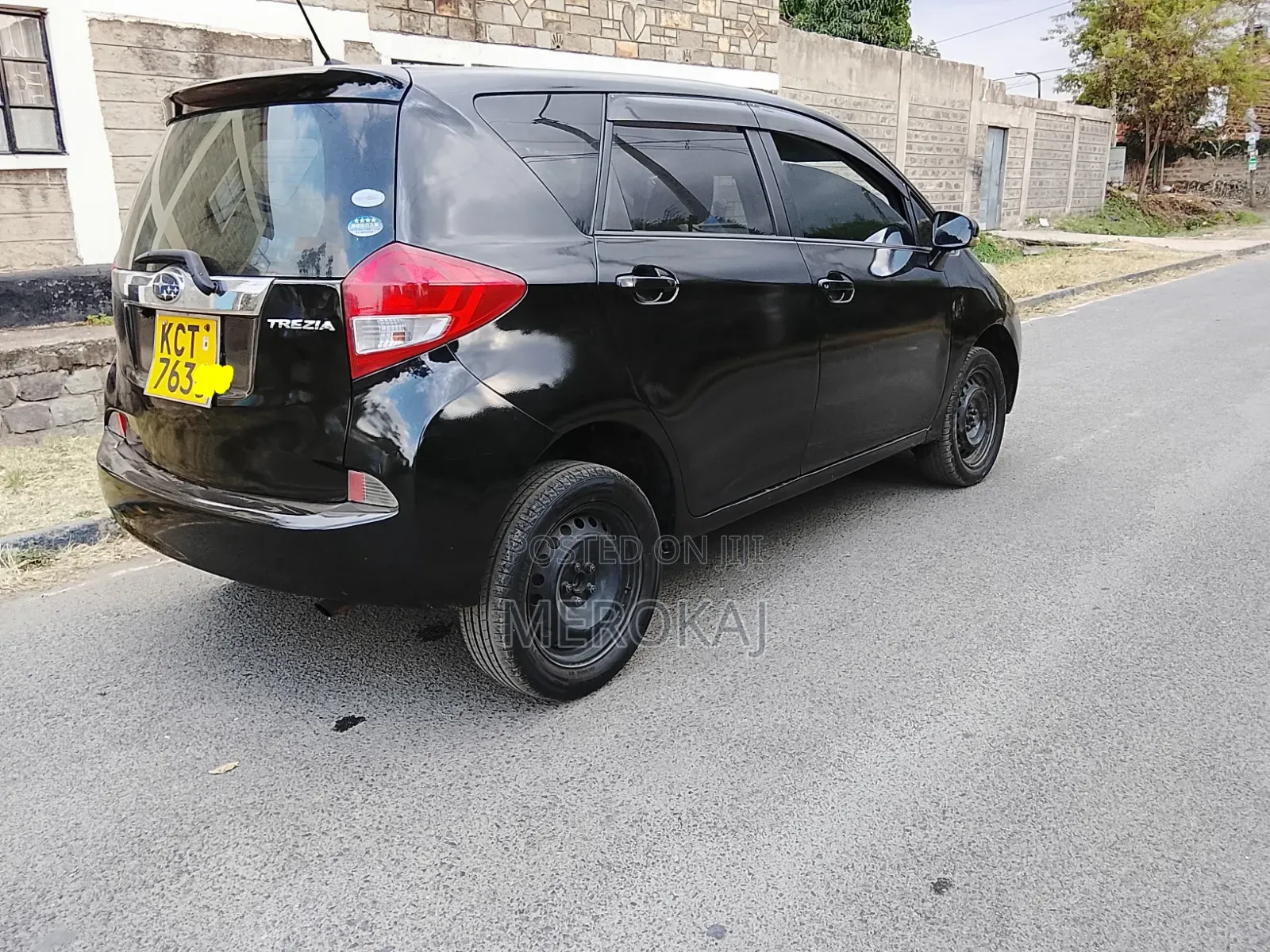 Toyota Ractis 2011 Black