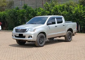 Toyota Hilux 2011 Gray