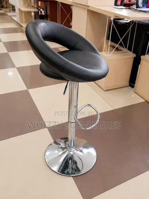 Base
Adjustable Kitchen Bar Chair – Premium Black
