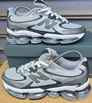 New Balance 2000
