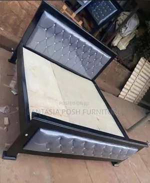 Grey Tufted Bed Size 5 by 6