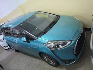 Toyota Sienta 2019 Blue