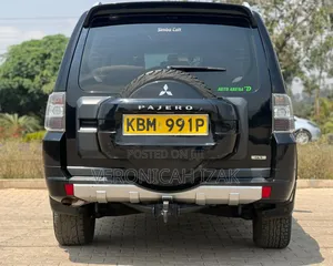 Mitsubishi Pajero 2010 Black