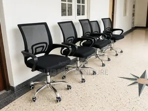 Adjustable Swivel Office Mesh Chair