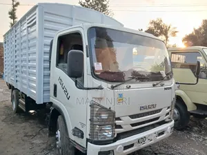 Isuzu NQR Truck,2021 Closed Body Truck