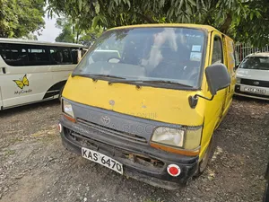 Toyota HiAce 1999 Yellow