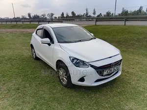 Mazda Demio 2016 Pearl