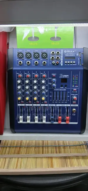 Max 4 Channel Powered Mixer