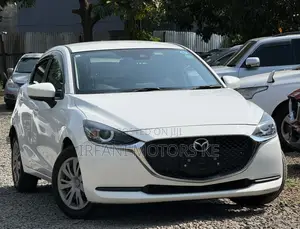 Mazda 2 2019 White