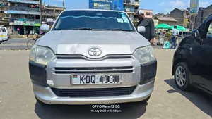 Toyota Succeed SV Premium 2016 Silver