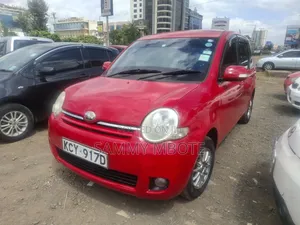 Toyota Sienta 2013 Red