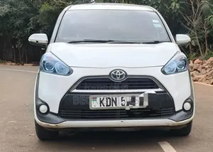 Toyota Sienta 2017 Pearl