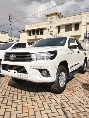 Toyota Hilux 2019 White