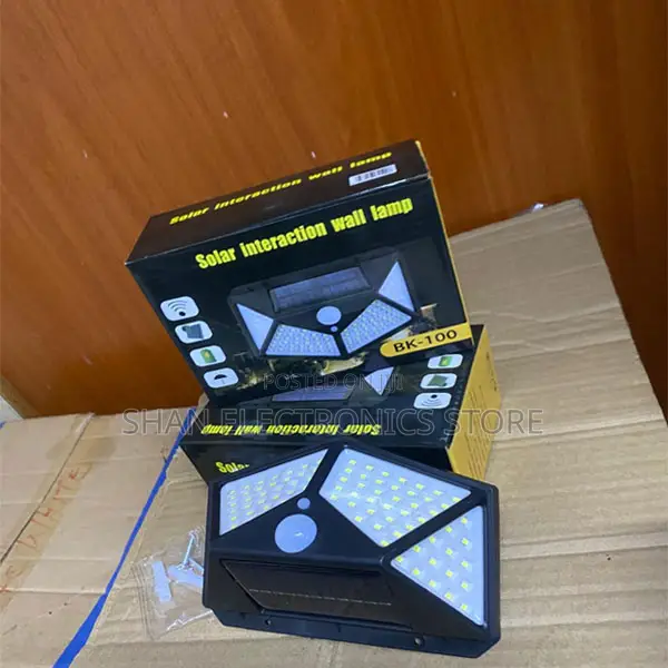 100LED Solar-Powered Energy-Efficient Outdoor Lighting 100LED