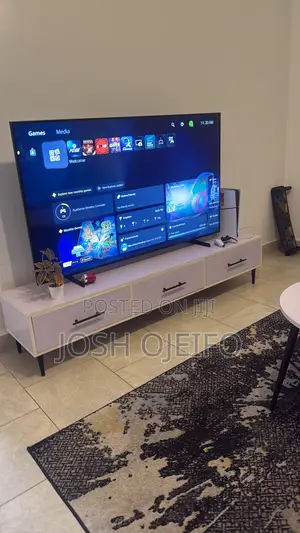 Samsung 65’ Smart TV