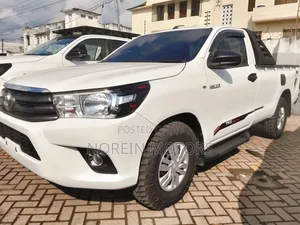 Toyota Hilux 2019 Off white