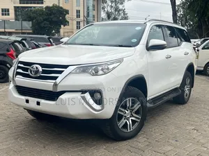Toyota Fortuner 2019 White