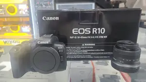 Canon R10 Kit 18-45mm