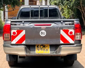 Toyota Hilux 2017 Gray