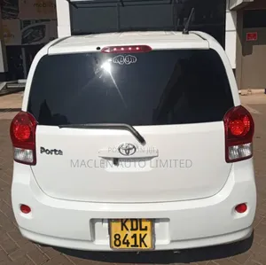 Toyota Porte 2015 White