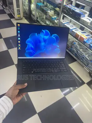 Laptop Dell Precision 5560 16GB Intel Core i7 SSD 512GB