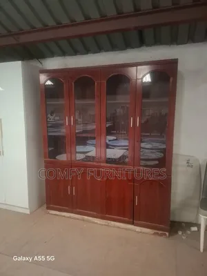 Elegant 4 Door Wooden Display Cabinent
