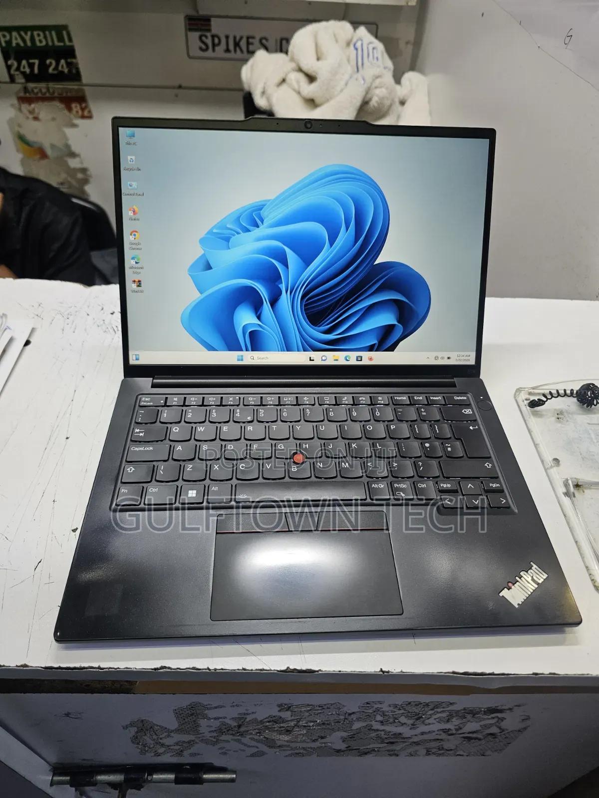 Laptop Lenovo ThinkPad E14 Gen 5 8GB Intel Core i5 SSD 256GB