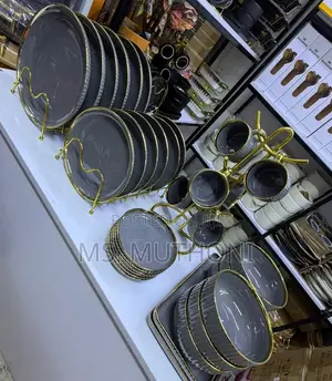 Grey Ceramic + Gold Trim = the Ultimate Table Glow-Up. 