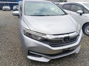 Honda Fit Shuttle 2019 Silver