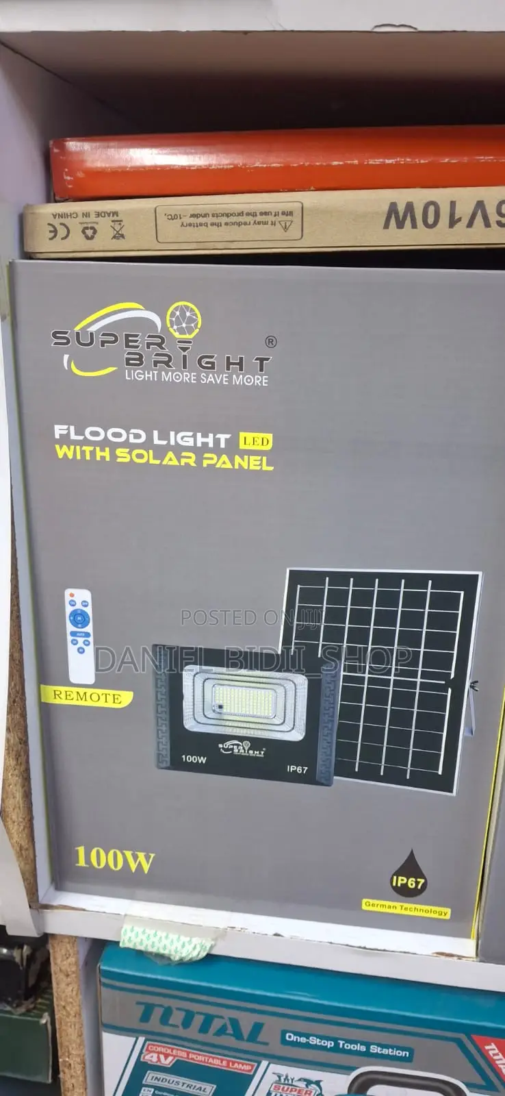 Super Bright 100 Watts Solar Floodlight With Solar Panel