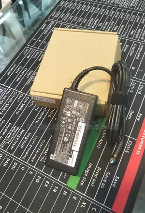 HP 65 Watts Blue Pin Adapter