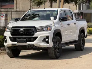 Toyota Hilux 2019 Pearl
