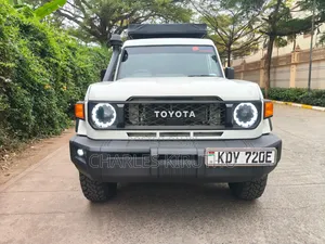 Toyota Land Cruiser 2013 Off white