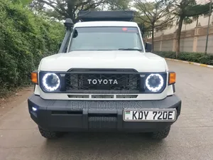 Toyota Land Cruiser 2011 Pearl