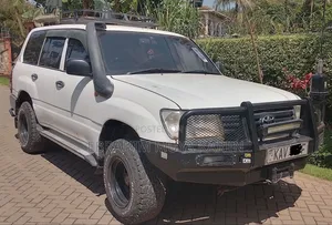 Toyota Land Cruiser 2006 White