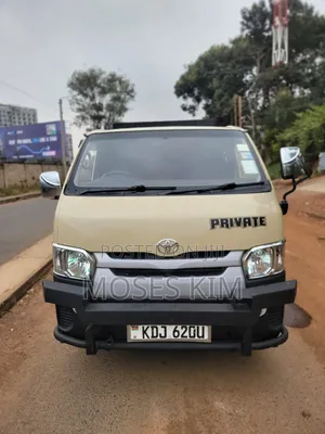 Toyota HiAce 2015 Brown