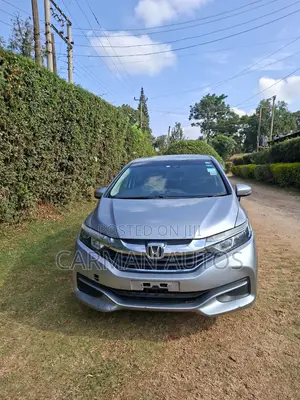 Honda Shuttle 1.5 G 2WD 2016 Silver