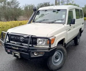 Toyota Land Cruiser 2020 White