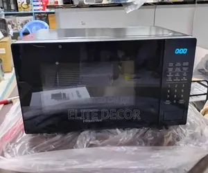 Hisense 20L Digital White Microwave Oven – 700W LED Display, Auto Cook