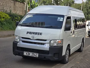 Toyota HiAce 2017 White