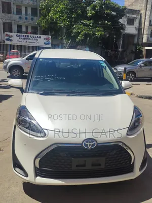 Toyota Sienta 2020 White