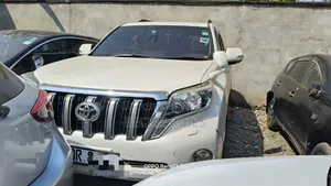 Toyota Land Cruiser Prado 2017 White