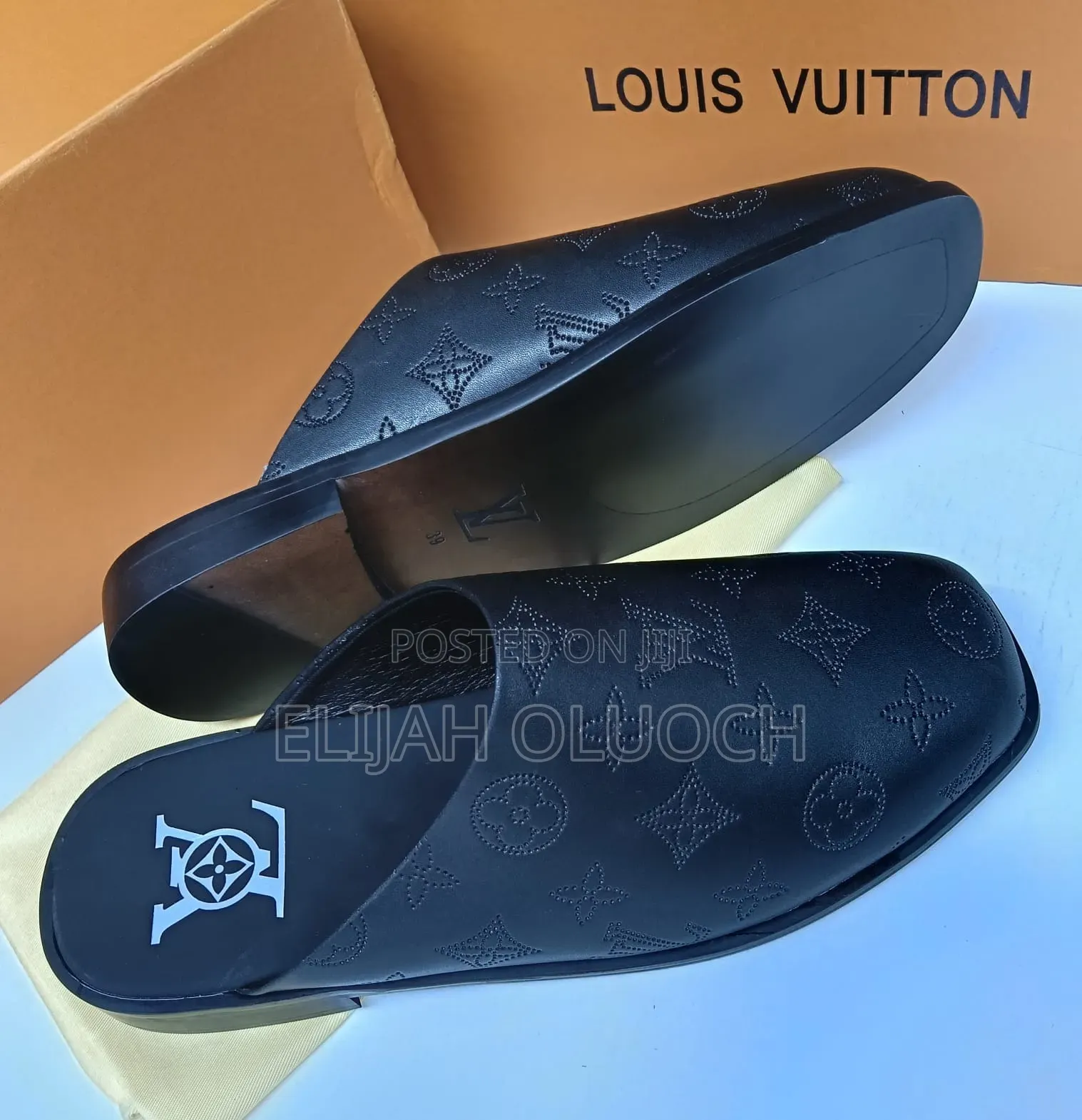 *LOUIS VUITTON* _Mules_ ~` Black Leather`